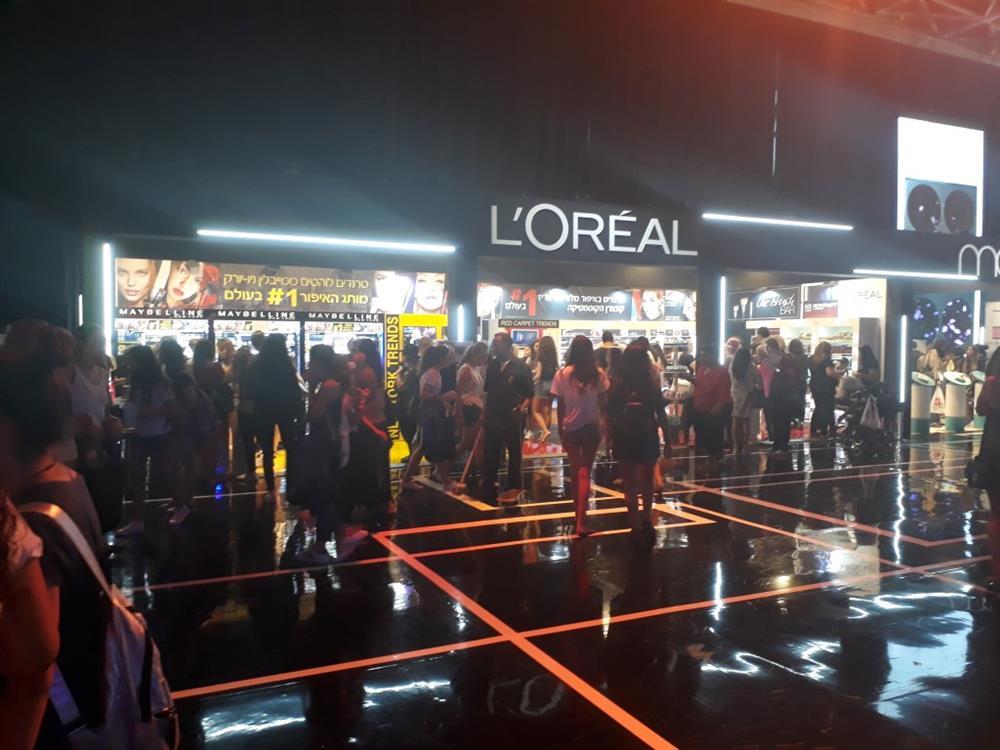 exhibition booth design L'OREAL